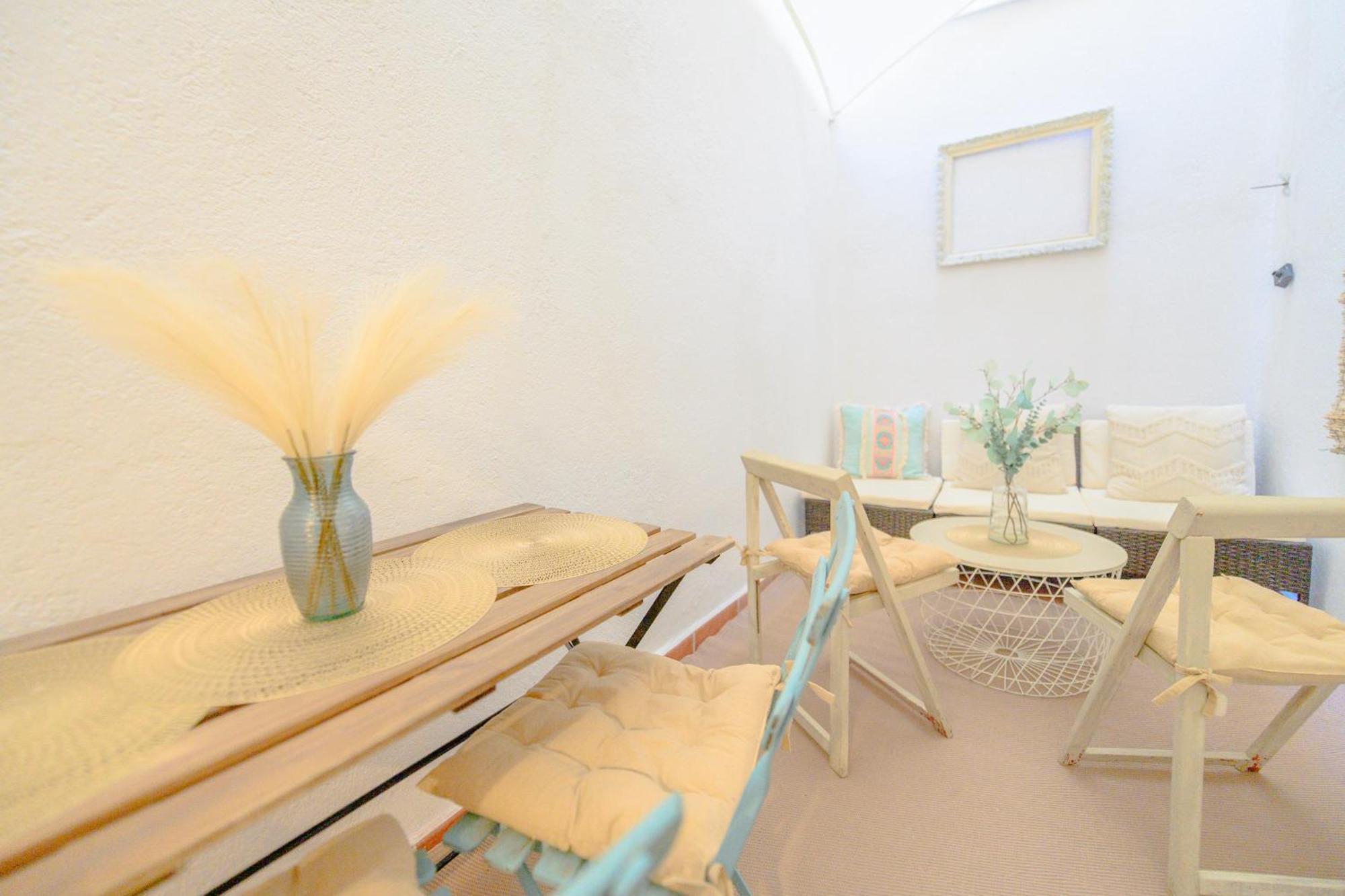 For You Rentals Encantador Estudio Temporal Con Cama Doble Y Sofa Cama, Patio Compartido Ctg86 Madrid Exterior photo